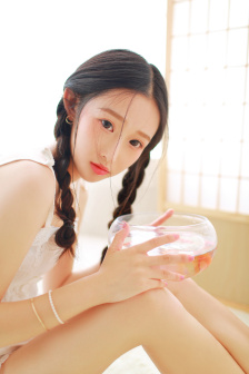 男生给女生戴小玩具视频